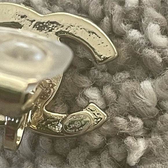 Chanel clip on earrings - silver color - Picture 4 of 4